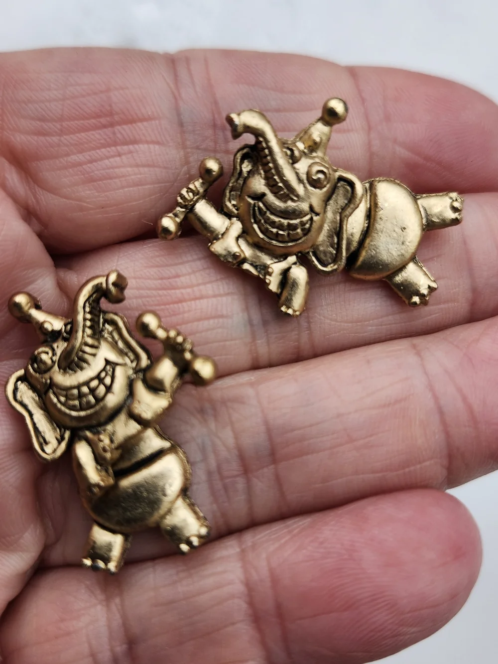 Vintage Gold Tone Elephant Clown Pierced Earrings Moving Heads  Dangle